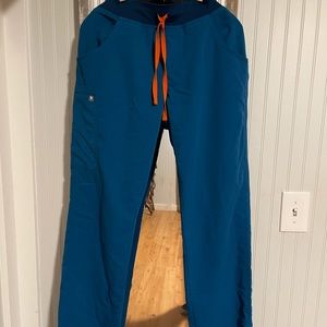 Medium tall alps blue kade fig scrubs